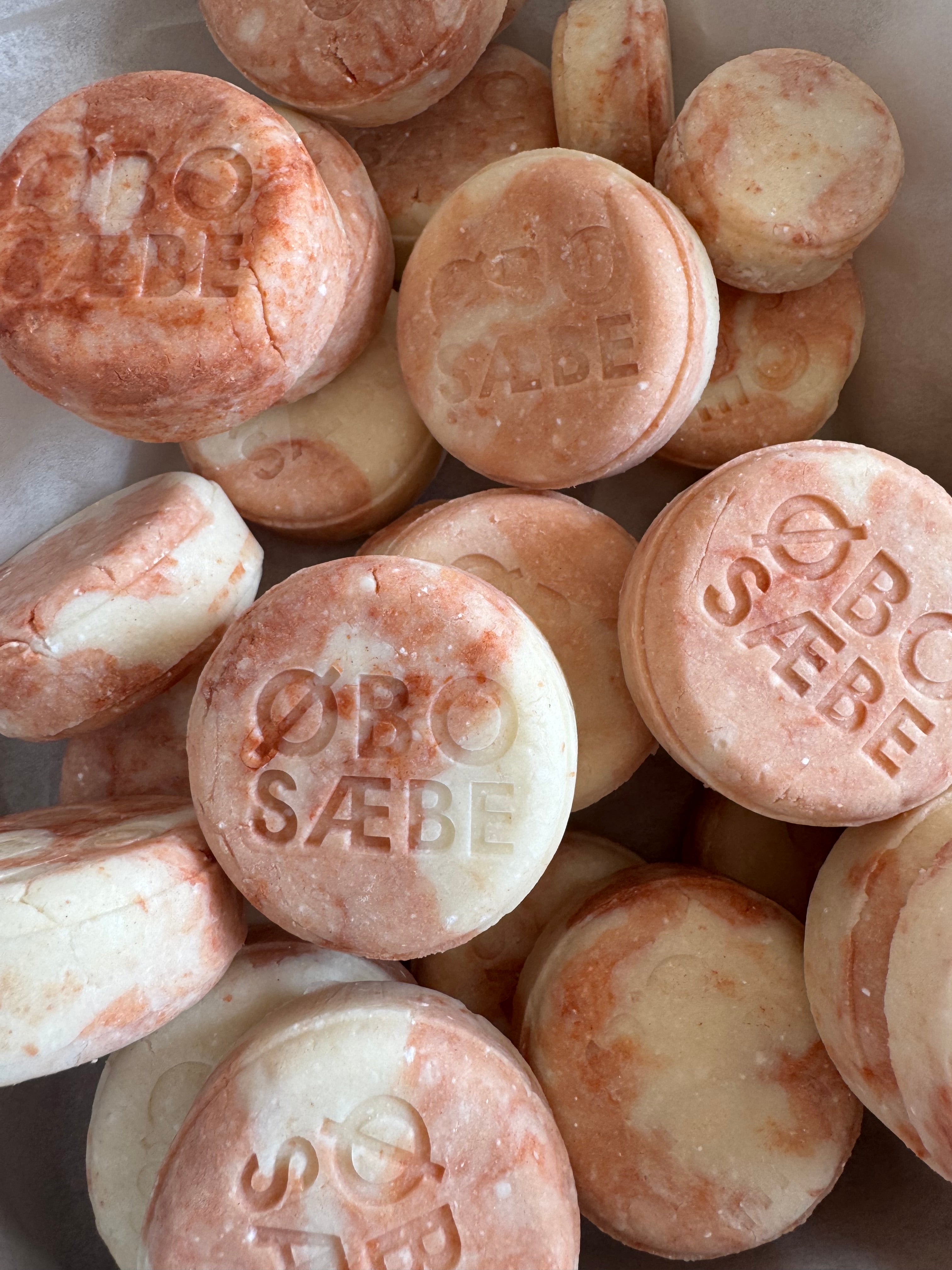 Lemon / pink clay shampoo bar